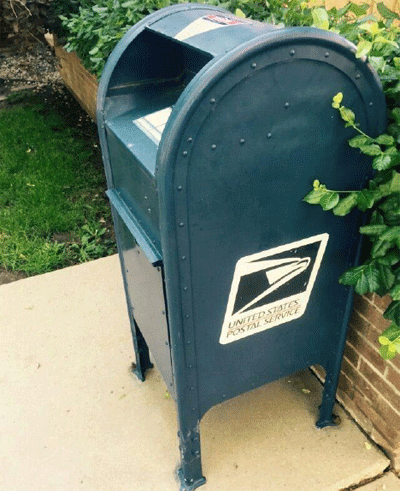 青い郵便ポスト