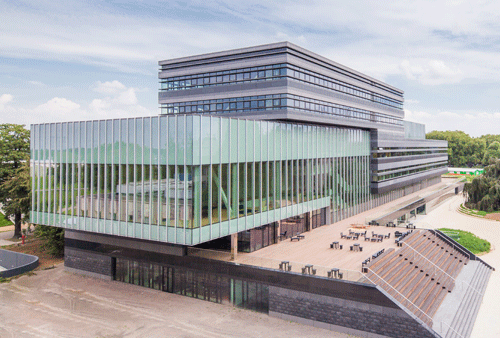 オランダに合わせガラス用中間膜の欧州研究センターを新設