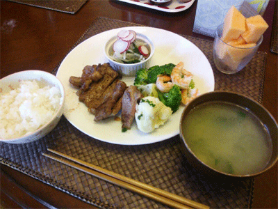 お肉が本当においしくてご飯もすすみます