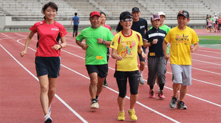 １ｋｍ７分ペース組は選手の質問の嵐となり・・