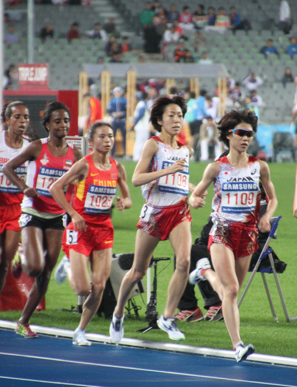 アジア競技大会　陸上女子5000ｍ（先頭右：松崎選手　先頭左：尾西選手）