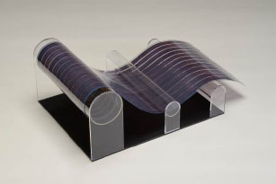 世界初！室温プロセスでフィルム型色素増感太陽電池の試作に成功