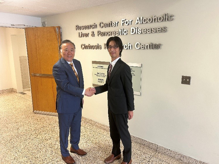 研究センター 塚本教授と積水化学 羽根田主幹研究員