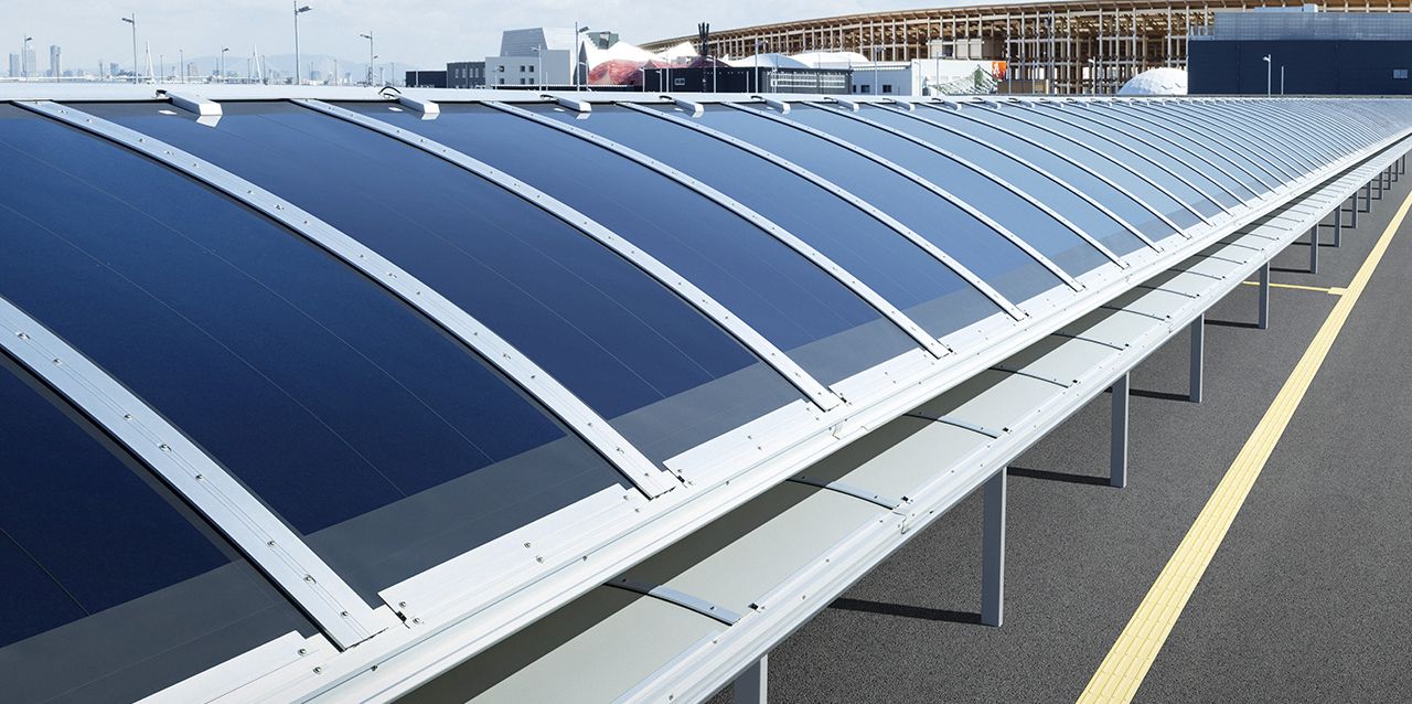 万博内に設置されている積水化学のフィルム型ペロブスカイト太陽電池