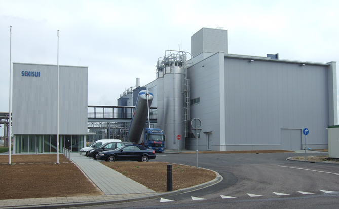欧州の中間膜原料樹脂生産工場において、再生可能エネルギー100％の電力調達を開始