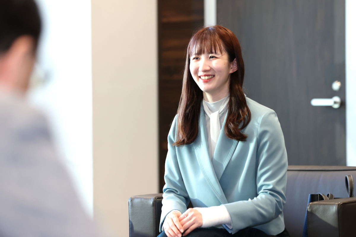 早田ひな選手が来社。「いつも支えていただきありがとうございます」と感謝のメッセージ
