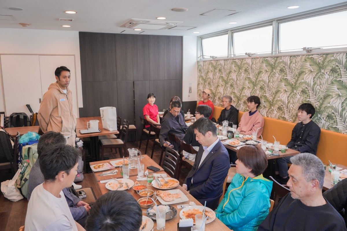 内山靖崇選手が積水化学従業員に向けてテニスクリニックを開催！「この機会を設けられて感謝」