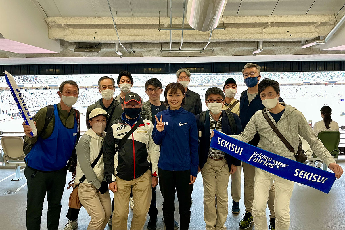日本選手権10000m、セイコーゴールデングランプリに積水化学女子陸上選手が出場。森「楽しみながら走れた」、卜部「有観客は改めて力になる」|SEKISUI×SPORTS「挑戦のTASUKI」|積水化学工業株式会社
