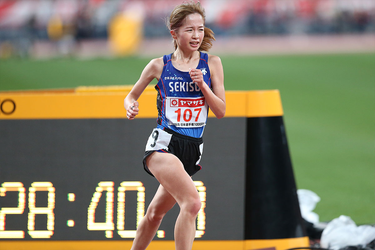 日本選手権10000m、セイコーゴールデングランプリに積水化学女子陸上選手が出場。森「楽しみながら走れた」、卜部「有観客は改めて力になる」｜SEKISUI×SPORTS「挑戦のTASUKI」｜積水化学工業株式会社